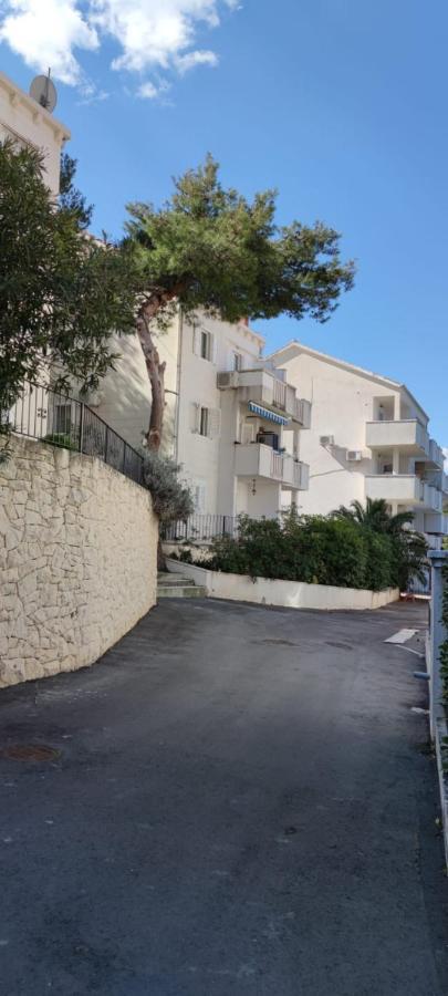 Apartman Luri Sutivan Exterior foto